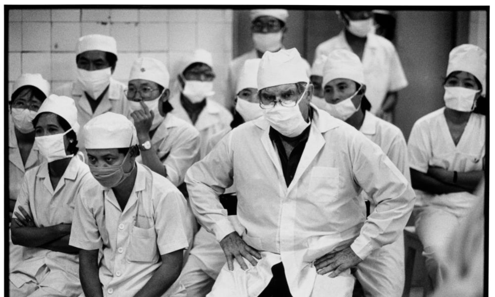 Fred training surgeons in Vietnam in 1992