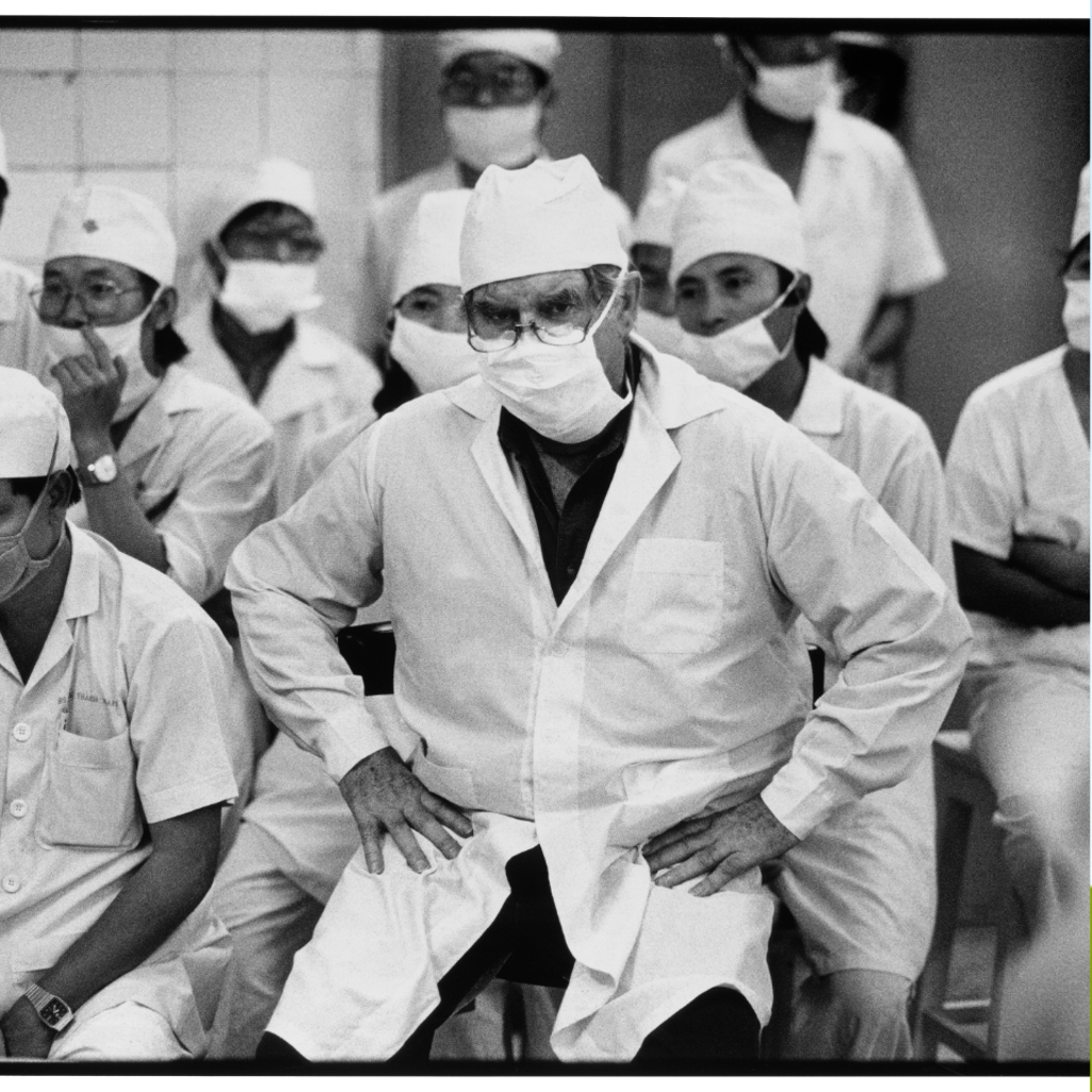 fred_1992_vietnamese-surgeons_960x960px-2.png